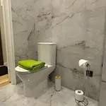 Heart Of The 3 Apartment *